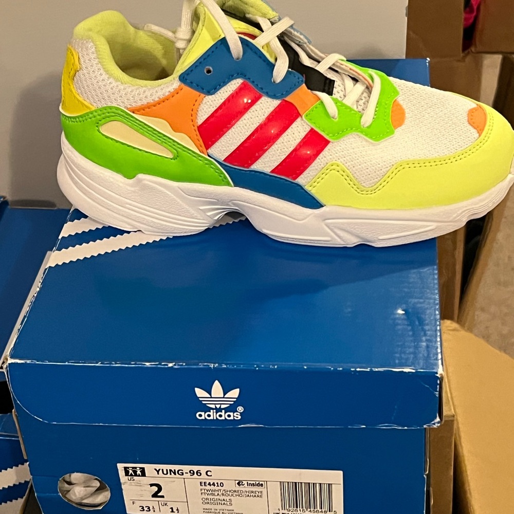 Brand new!! Adidas originals YUNG 96 size to preschool